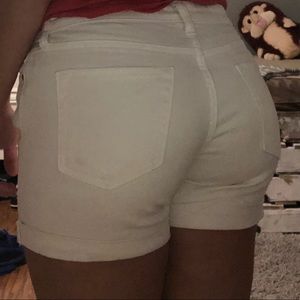 Gap Size 4 White shorts